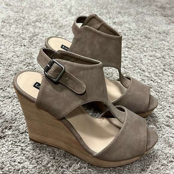 london rag Shoes - London Rag wedges Sz 9